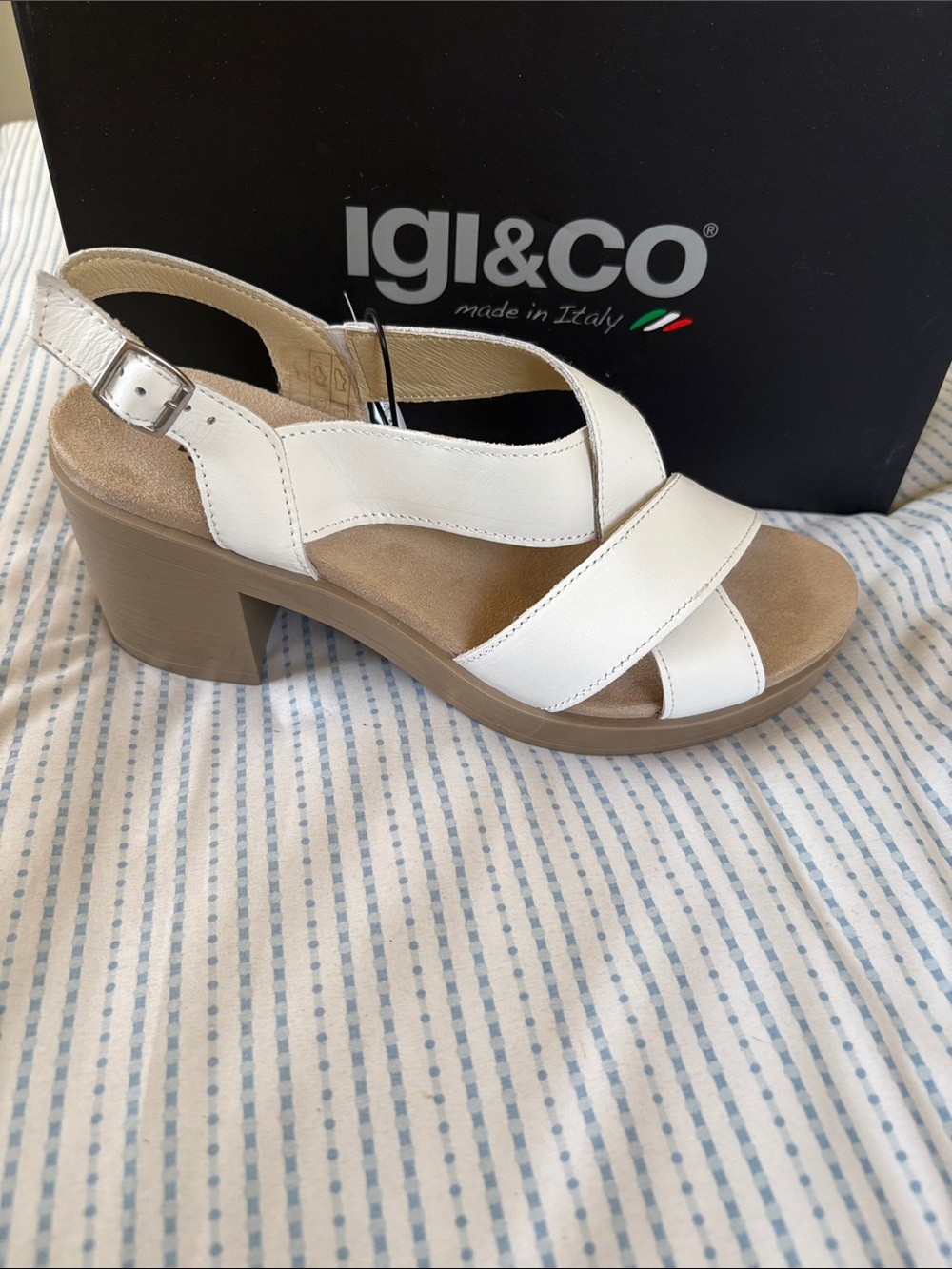 NWT SANDALS IGI&CO MADE IN ITALY COLORS SOFT/WHITE SIZE 9